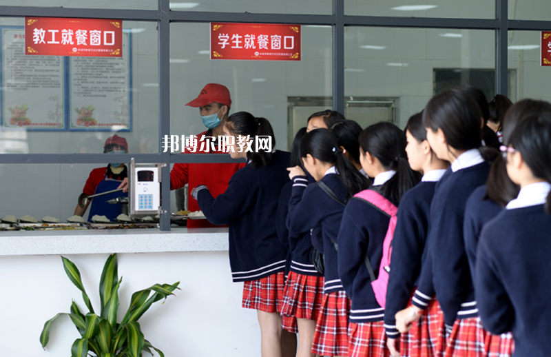 珠海工貿(mào)技工學(xué)校2022年報名條件、招生要求、招生對象 