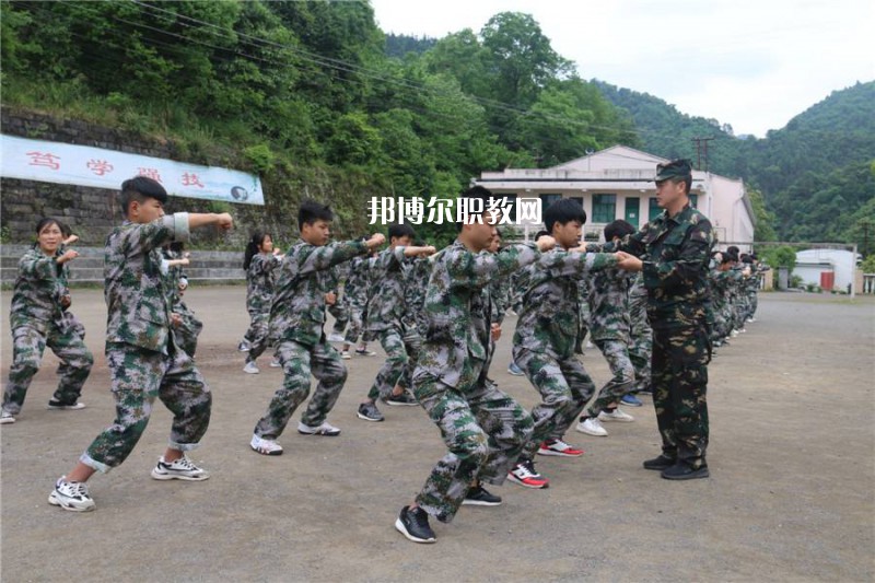 達(dá)州百島湖職業(yè)技術(shù)學(xué)校2022年報(bào)名條件、招生要求、招生對(duì)象