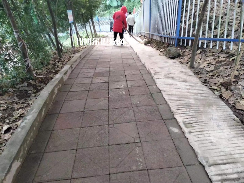 宜賓東方職業(yè)技術(shù)學(xué)校2022年報(bào)名條件、招生要求、招生對象