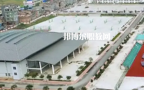 紫云苗族布依族自治民族職業(yè)技術(shù)中學(xué)2022年報名條件、招生要求、招生對象