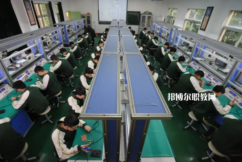 東莞商業(yè)學(xué)校2022年報(bào)名條件、招生要求、招生對(duì)象