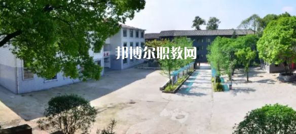 樂(lè)山市竹根職業(yè)中專(zhuān)學(xué)校2022年招生簡(jiǎn)章