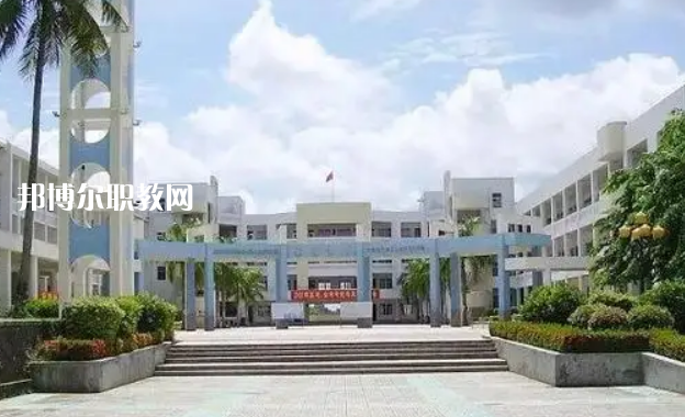 海南農墾衛生學校2022年報名條件、招生要求、招生對象
