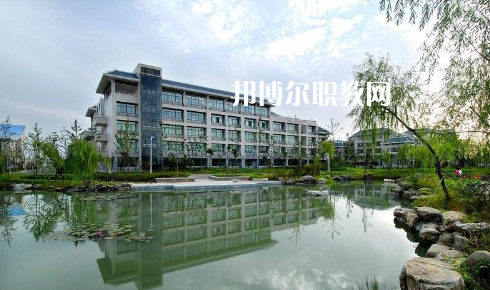 襄樊工業學校2022年報名條件、招生要求、招生對象