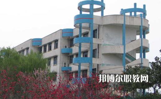 武漢第二高級技工學校2022年報名條件、招生要求、招生對象