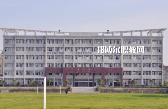 湖南岳陽縣職業中等專業學校學費