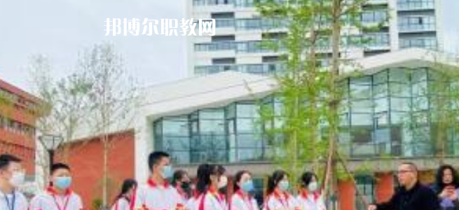 成都職業(yè)技術(shù)學校2023年報名條件、招生要求、招生對象
