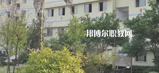 重慶市三峽職業(yè)技工學(xué)校地址在哪里，哪個地區(qū)，哪個城市?