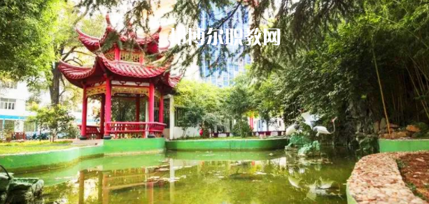 連云港市藝術(shù)學(xué)校地址在哪里，哪個(gè)地區(qū)，哪個(gè)城市?