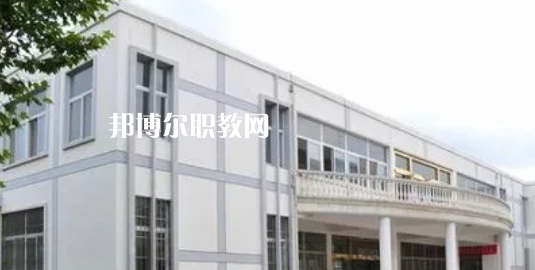 江蘇省金湖中等專業學校地址在哪里，哪個地區，哪個城市?