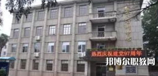 寶鈦集團有限公司技工學校地址，乘車路線