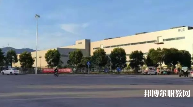 西安智能工業(yè)技工學校地址，乘車路線