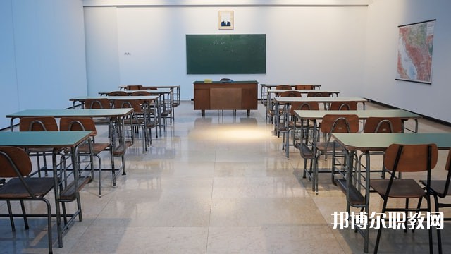 廣西哪里的職業(yè)學(xué)校能讀商務(wù)外語(yǔ)專(zhuān)業(yè)